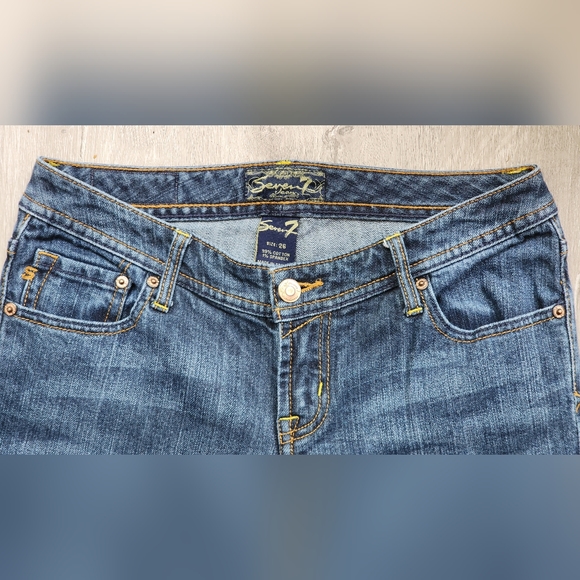 7 for All Mankind Medium Wash Cropped Jeans size 26 Low Rise - Picture 2 of 7